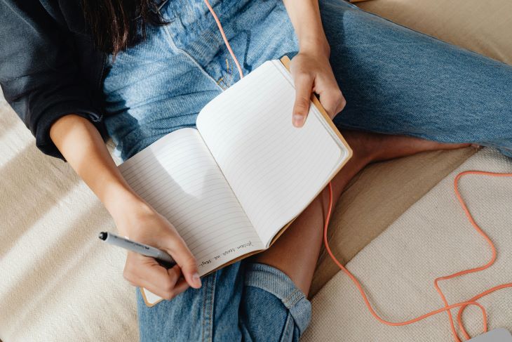 S’exprimer par l’art et les mots