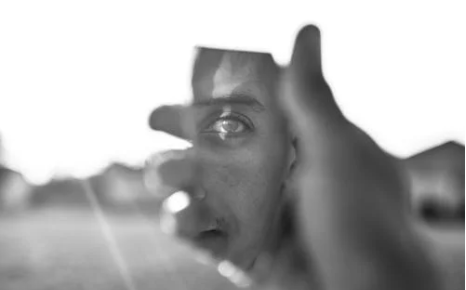 Le regard des autres, un miroir déformant
