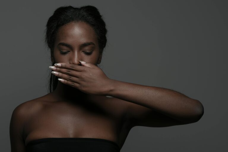 Prenez du recul et observez comment vos proches agissent avec vous.